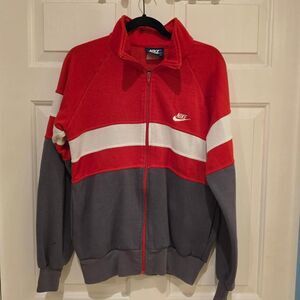 Nike Men's Vintage 90s Grey and Red Fleece